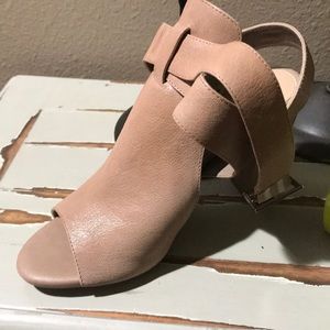 Women’s peep toe Sandler/heels